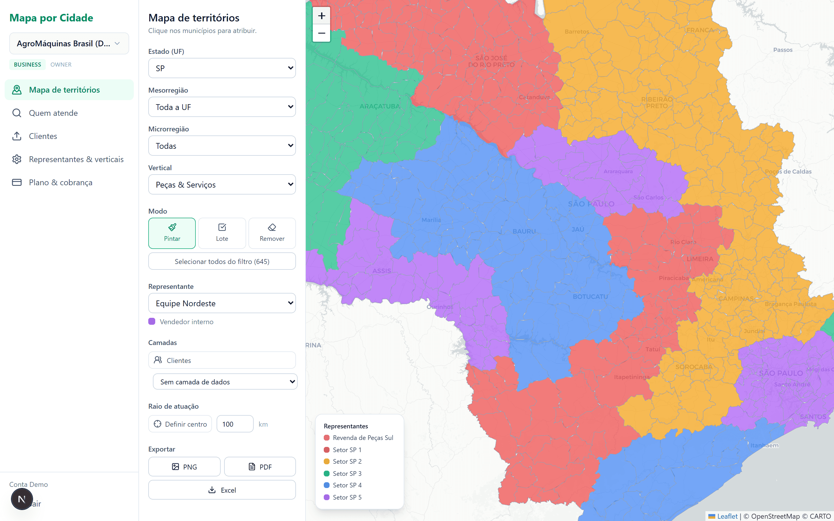 Zoom no estado de São Paulo mostrando cada município colorido individualmente, dividido em setores entre vários representantes